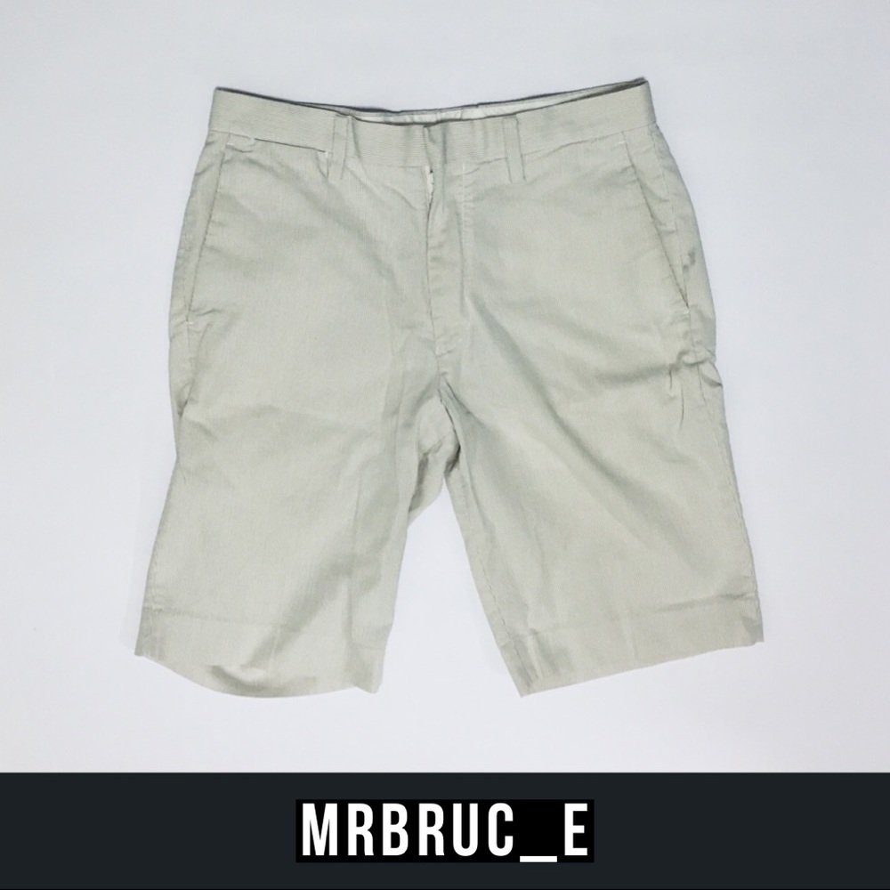 Uniqlo 10.5” blue stripe shorts